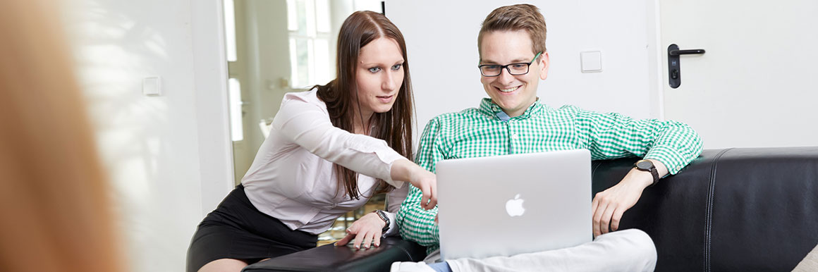 Marketing Rohloff Jaroschek Laptop Mitarbeiter Karriere