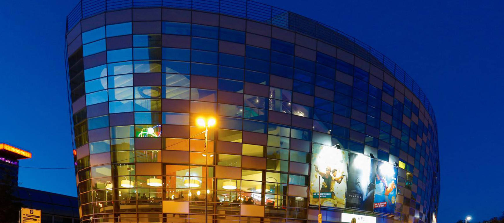 JCON Konferenz Kino Nachtaufnahme