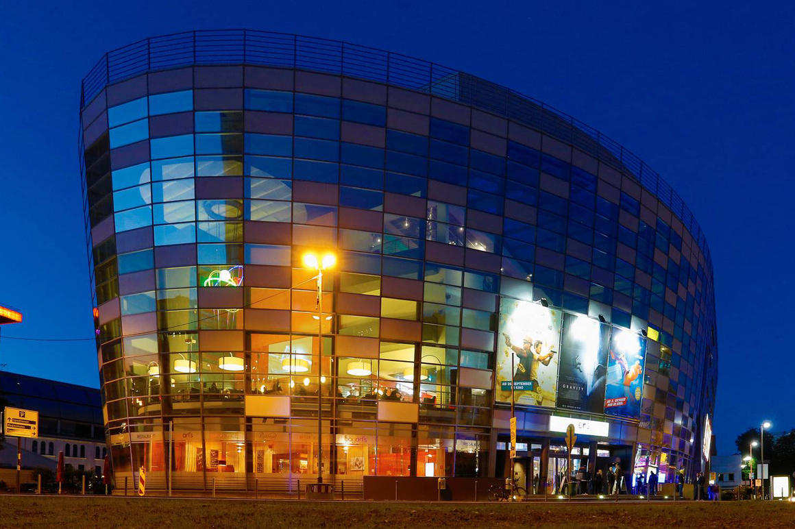 JCON Konferenz Kino Nachtaufnahme